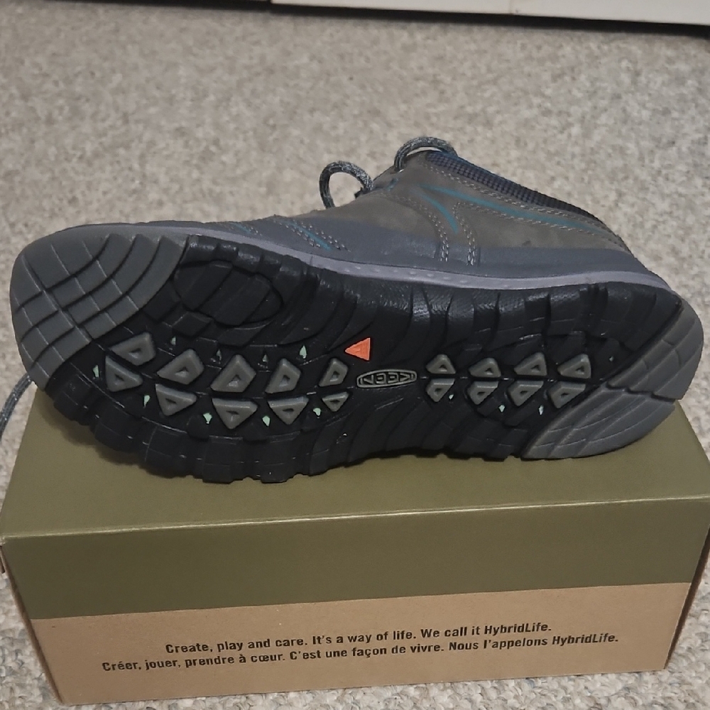 Keen women's Gray Hiking Shoes